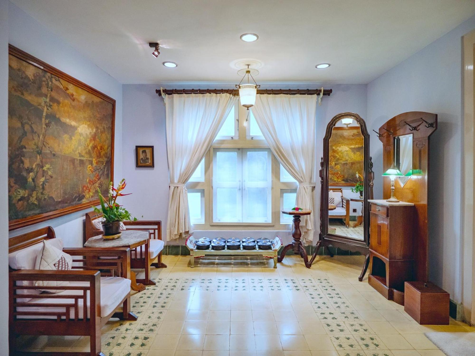 Hotel Tugu Blitar Eksteriør billede